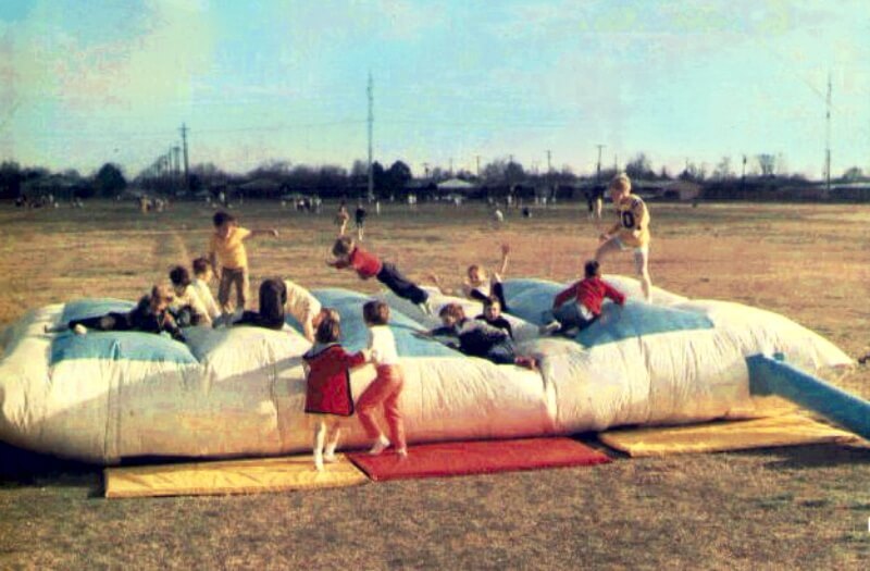 inflatable space pilow 1968
