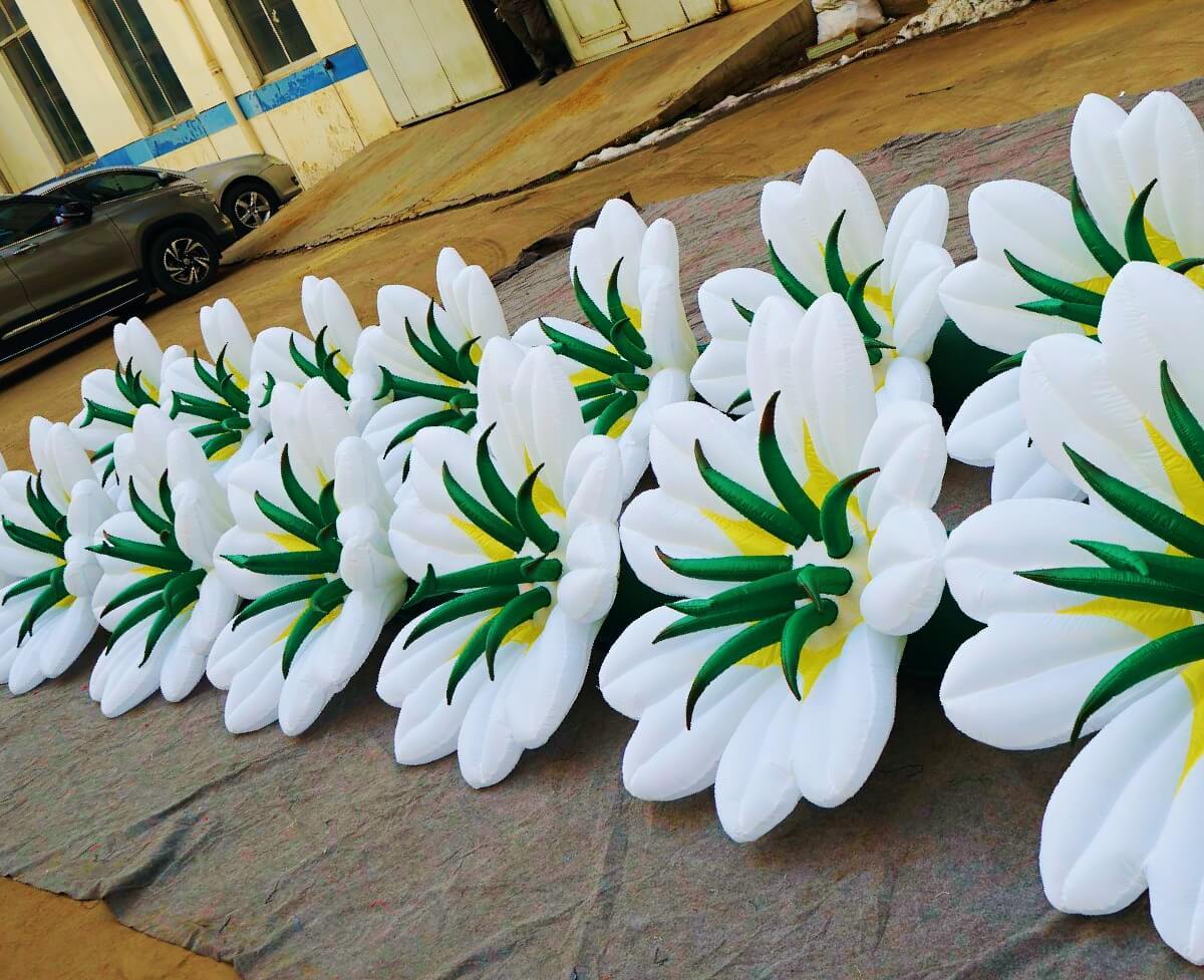 felfújható virágfüzér dekoráció